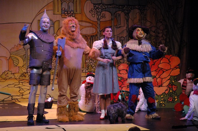 Tinman, Lion, Dorothy and Scarecrow
